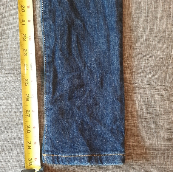 Kenneth Cole Distressed Skinny Jeans •Size 29• - Picture 7 of 10